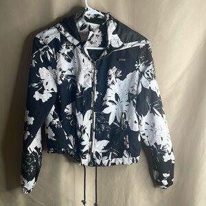 Ashley by 26 International Utility Collection Jacket Floral White & Black Small